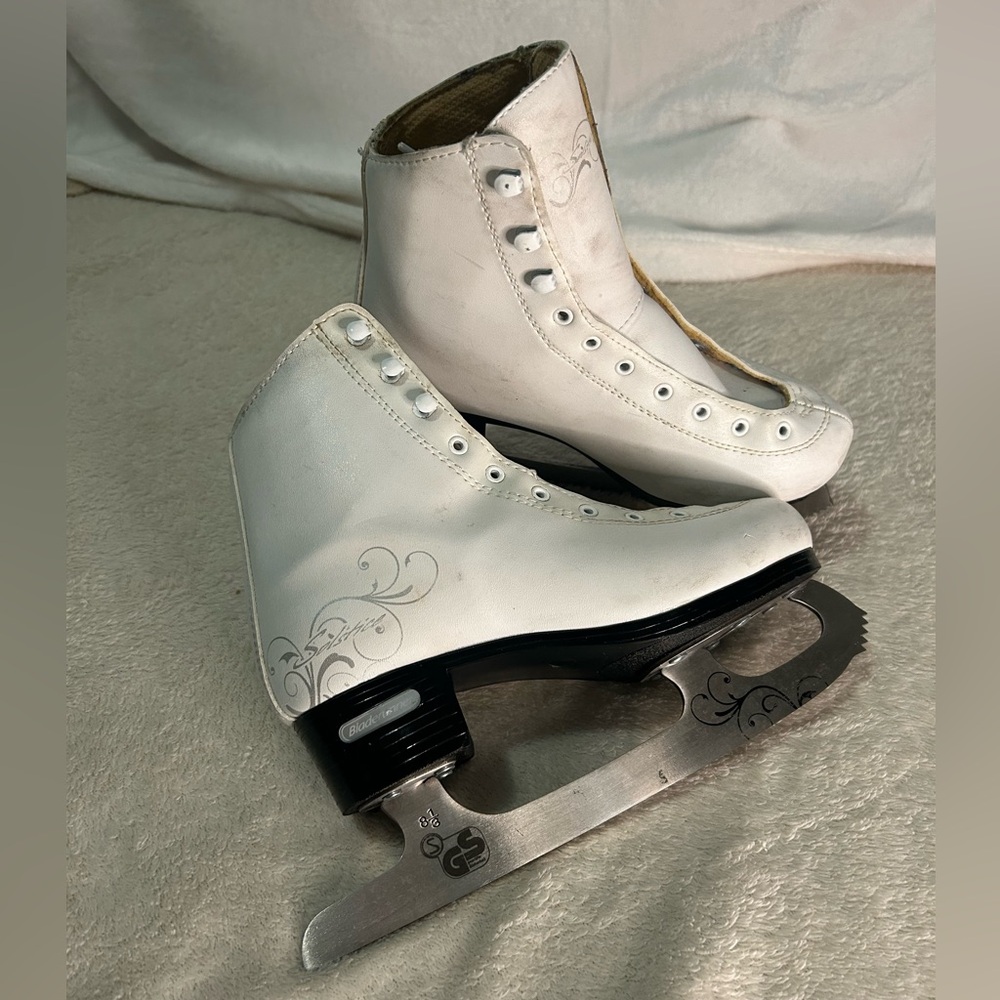 SOLD Bladerunner ice skates Big kid Size 3